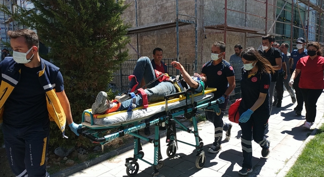 Karaman’da inşaattan düşen işçi ağır yaralandı