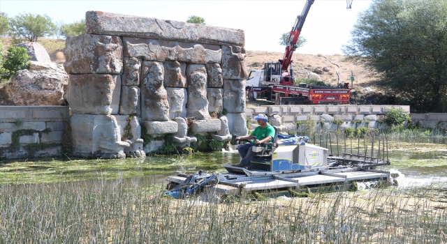 Beyşehir’de tarihi mekanlar ile göl kıyılarında temizlik seferberliği
