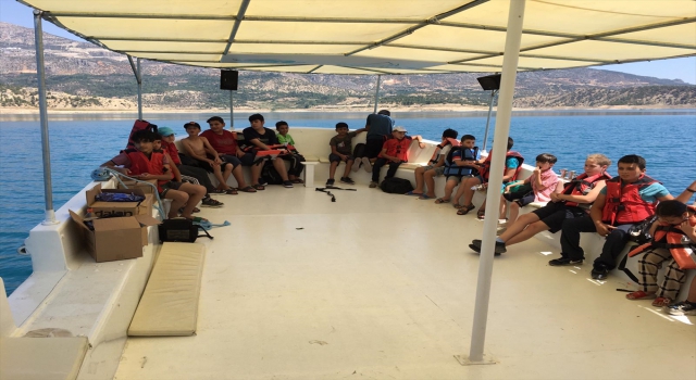 Ermenek Belediyesinden yaz Kur’an kursu öğrencilerine tekne turu