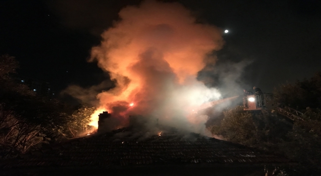 Kayseri’deki metruk binada çıkan yangın söndürüldü