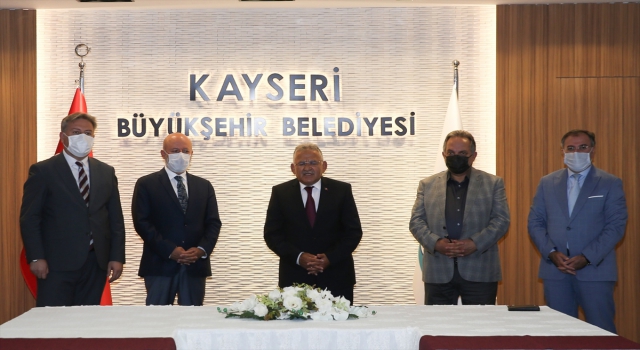 Kayseri’de 17 belediye başkanı maaşlarını afetzedeler için bağışladı