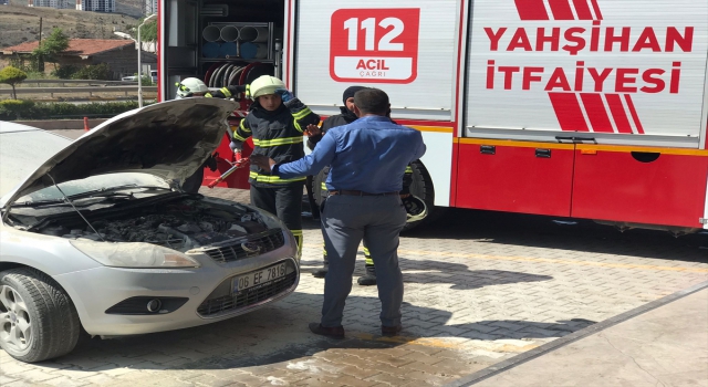 Kırıkkale’de park halindeki araçta çıkan yangın hasara neden oldu