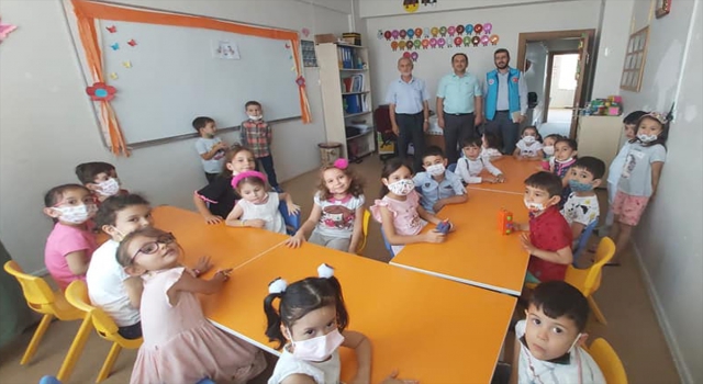 Beypazarı’nda Kur’an kursu öğrencileri, kumbaralarını afetzedeler için açtı