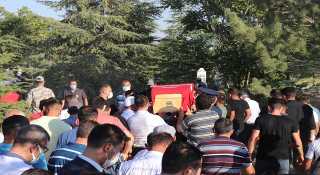 Trafik kazasında hayatını kaybeden sözleşmeli er Talha Andaç son yolculuğuna uğurlandı