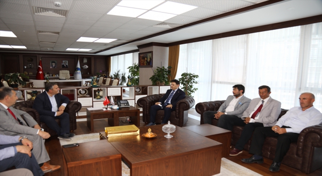 Ankara Amatör Spor Kulüpleri Federasyonu Başkanı Kandazoğlu’ndan Çubuk Belediye Başkanı Demirbaş’a ziyaret