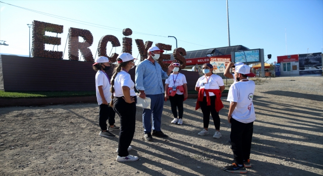 Öğrenciler bilimi uzmanların eşliğinde sahada keşfediyor