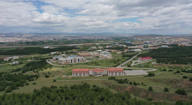 Sivas Cumhuriyet Üniversitesi, Kovid19’la geçen 1,5 senelik özlemi tanıtım filmiyle ele aldı