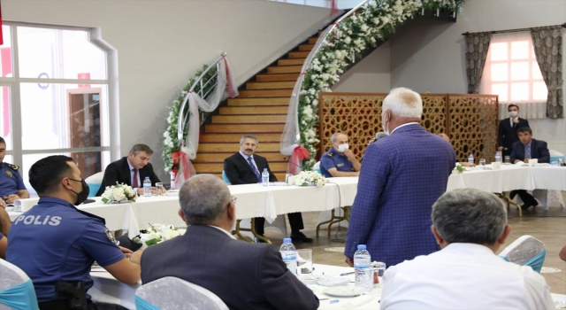 Konya Emniyet Müdürü Engin Dinç muhtarlarla bir araya geldi