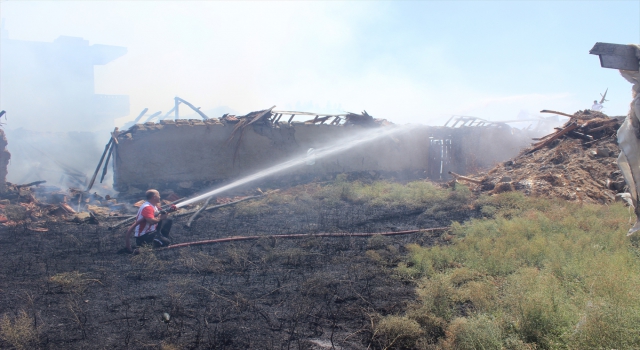 Karapınar’da çıkan yangın çevresindeki evlere yayılmadan söndürüldü