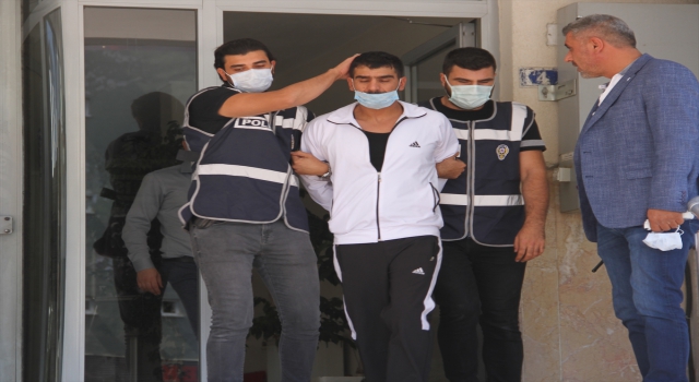 Kayseri’de 14 yıl 7 aya mahkum firari hükümlü saklandığı kanepenin arkasında yakalandı