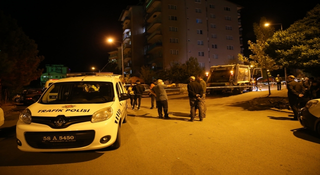 Sivas’ta çöp kamyonunun çarptığı kadın öldü