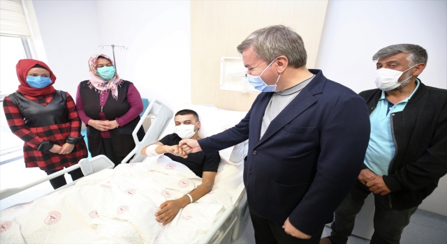 Aksaray Valisi Aydoğdu’dan Afrin’deki saldırıda yaralanan askere ziyaret