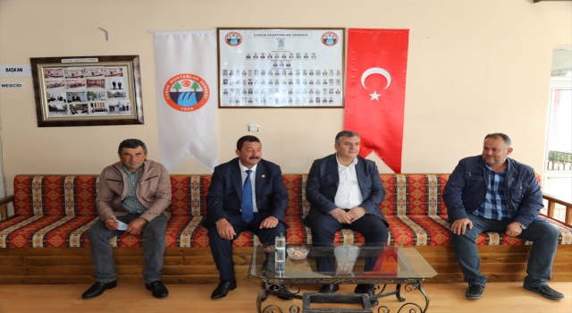 Çubuk Belediye Başkanı Demirbaş, Muhtarlar Derneğini ziyaret etti