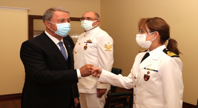 Milli Savunma Bakanı Akar, ”Bahriyeliler”le bir araya geldi