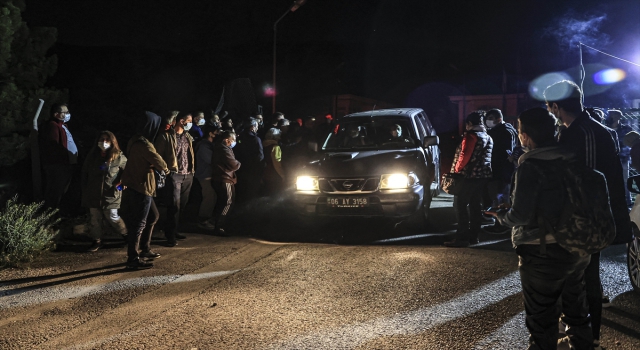 Barınaktaki köpeklerin belediye ekiplerince ölüme terk edilmeye çalışıldığı iddia edildi