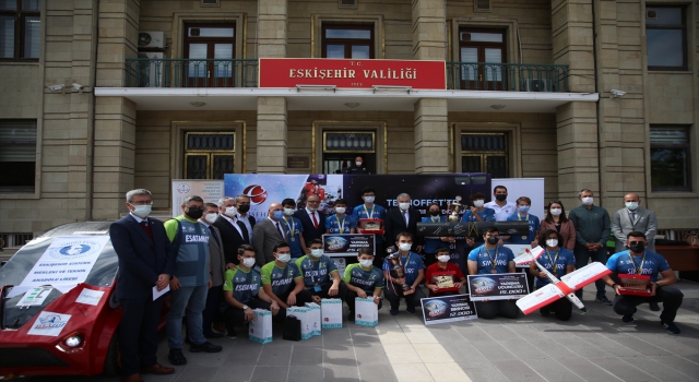 TEKNOFEST’te dereceye giren Eskişehir’deki liseliler tasarımlarını sergiledi