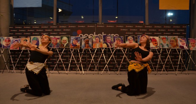 40 kadın 40 başlık konulu fotoğraf sergisinin galası yapıldı