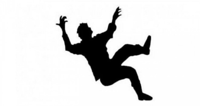 Otel görevlisi Kar temizlerken çatıdan düştü