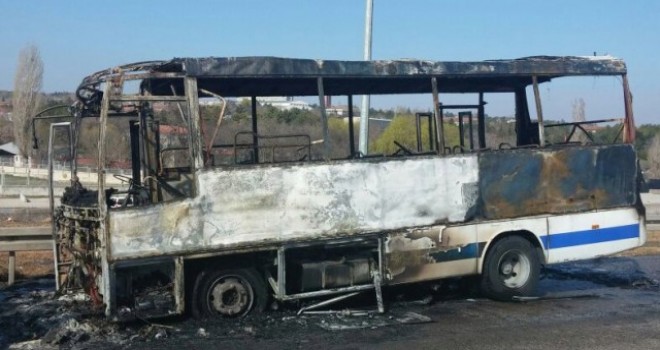 Halk otobüsündeki yangın herkesi korkuttu