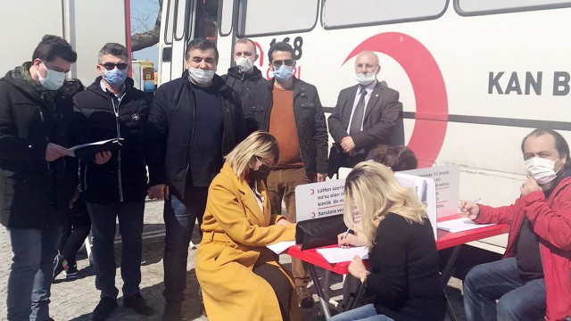 DEVA Partisi’nden Bursa’da Türk Kızılayı’na kan desteği