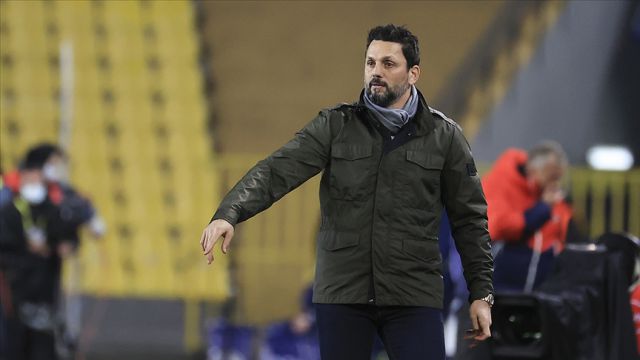 Fenerbahçe teknik direktör Erol Bulut ile yollarını ayırdı