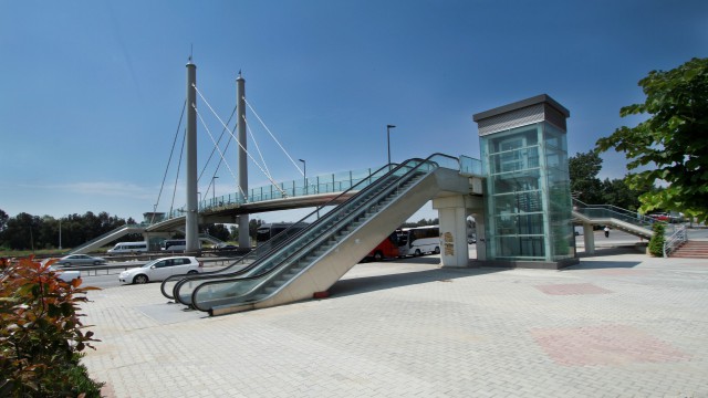 Kocaeli Çayırova’da merdivenler bakıma alındı