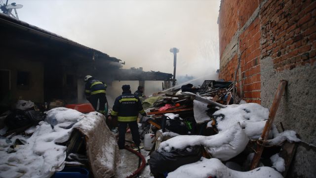 Eskişehir'de bir evde çıkan yangın söndürüldü