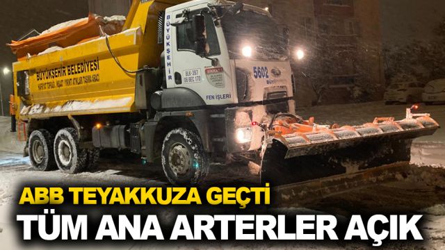 TÜM ANA ARTERLER AÇIK: ANKARA BÜYÜKŞEHİR YOLLARI HAFTANIN İLK GÜNÜNE HAZIR HALE GETİRDİ