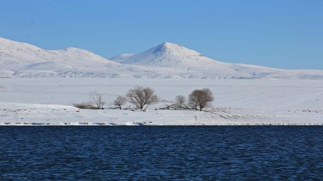 Kurutlu Sahili'nde kartpostallık manzara