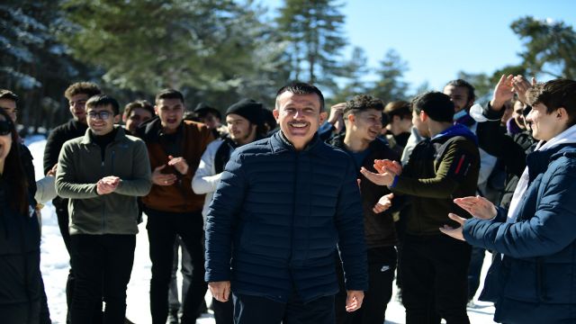 ALTINDAĞLI GENÇLERLE KIŞ PİKNİĞİ