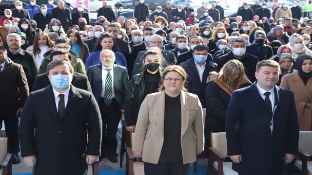 Bakan Yanık, Aksaray'daki kadın aktivite merkezinin açılış törenine katıldı: