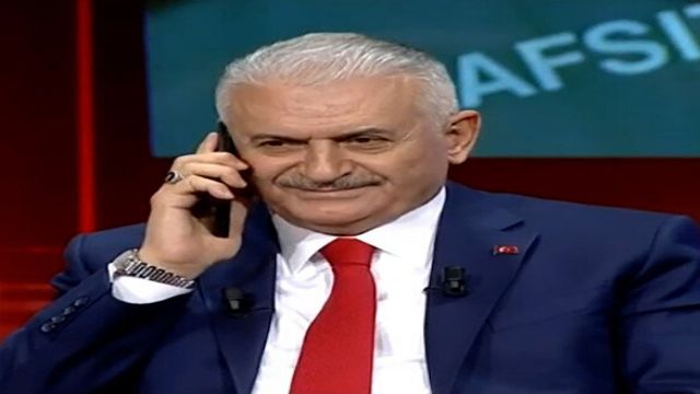 Binali Yıldırım canlı yayında çalan telefonunu açıp, elektrik tarifelerindeki yeni düzenleme hakkında konuştu!
