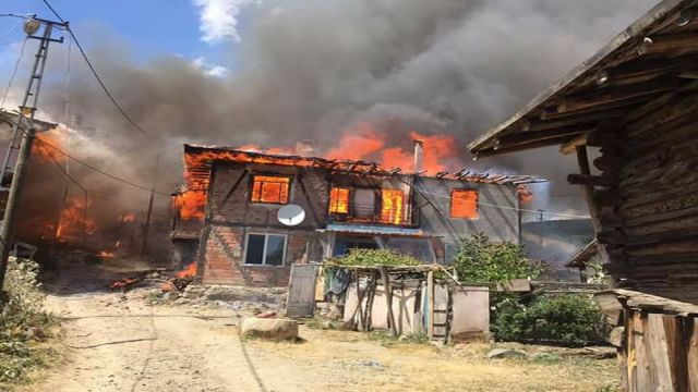 Çankırı'da çıkan yangında misafir öldü, ev sahibi yaralandı