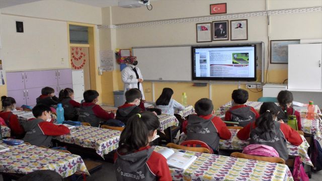 Derya öğretmen 28 Şubat sürecinde yaşadıklarını unutamıyor