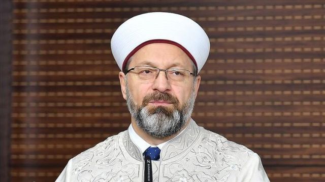 Diyanet İşleri Başkanı Erbaş'tan, mahsur kalan sürücülere ikramda bulunan imama tebrik