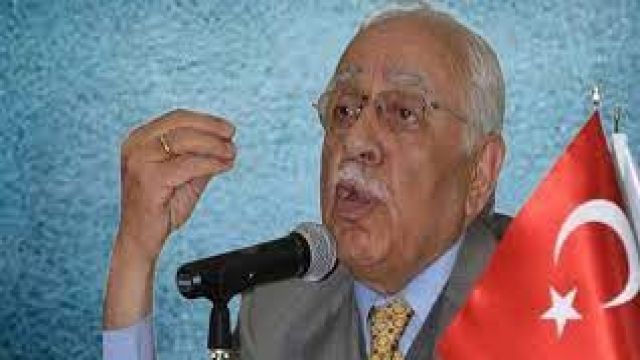 Eski Bakan Sadi Somuncuoğlu hayatını kaybetti