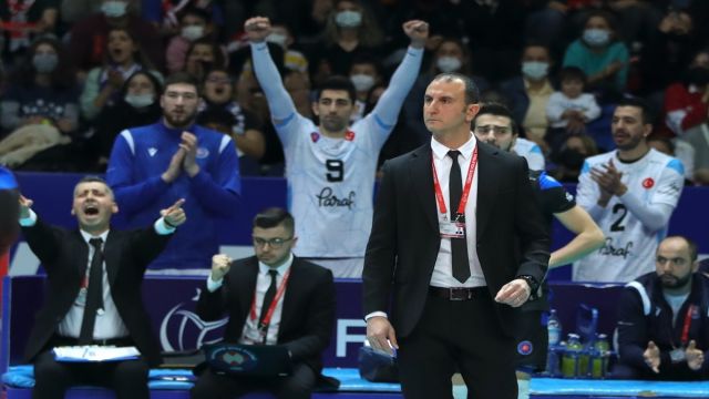 Halkbank'ın başantrenörü Taner Atik, takımına güveniyor