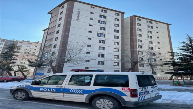 Kayseri'de polisten kaçmaya çalışan firari hükümlü 2. kattan atlayarak yaralandı
