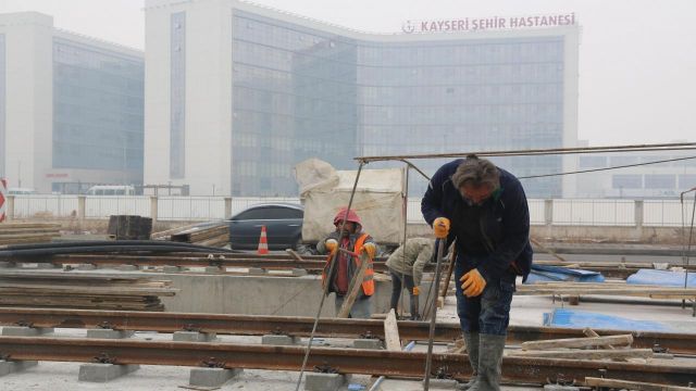 Kayseri'de yeni raylı sistem hatlarında çalışmalar sürüyor