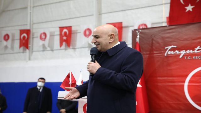 KEÇİÖREN BELEDİYESİNDEN EĞİTİME SPOR TESİSİ DESTEĞİ