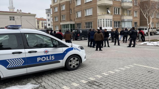 Konya'da iş ortağı ve ailesinden 4 kişiyi bıçakla yaralayan zanlı yakalandı