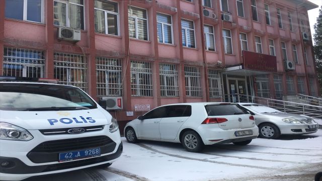 Kulu'da durdurulan otobüsteki yolcunun üzerinde uyuşturucu hap bulundu