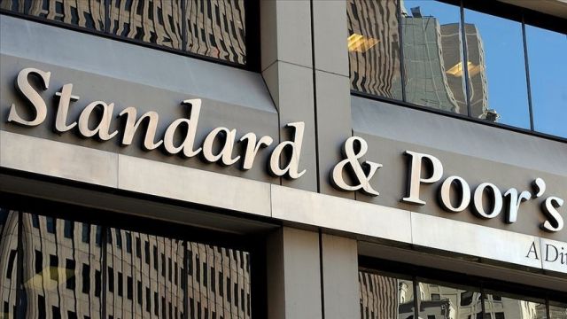 S&P, Rusya'nın kredi puanı kırıldı