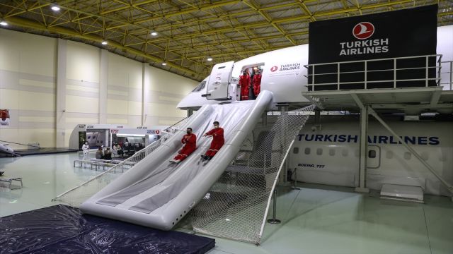 THY, 1000 kabin memuru istihdamı için başvuru süresini uzattı