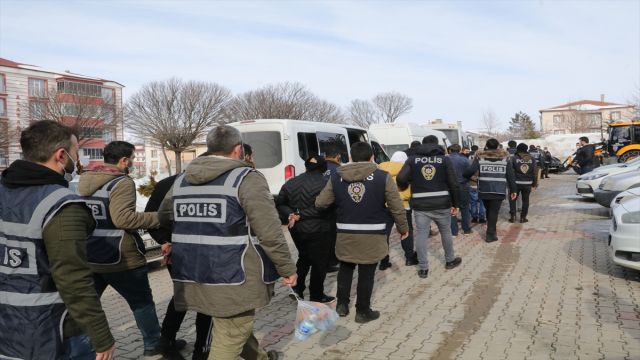 Yozgat'taki "görevi kötüye kullanma ve rüşvet" operasyonunda 7 şüpheli tutuklandı