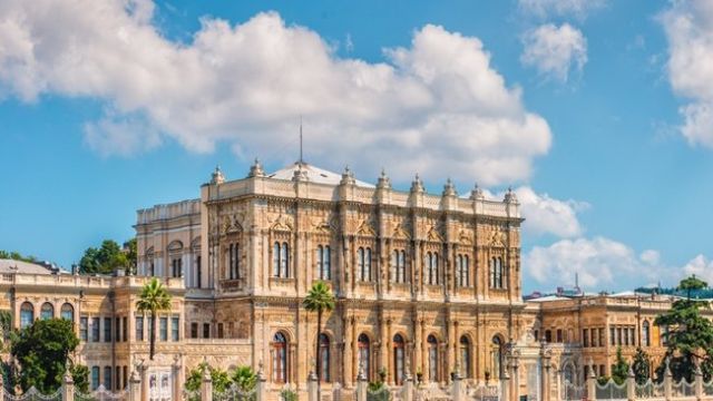 Dolmabahçe Sarayı’nda korkutan yangın