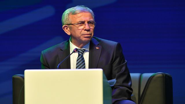 EKO İKLİM ZİRVESİ’NE KATILAN ABB BAŞKANI MANSUR YAVAŞ ÇEVRE DOSTU PROJELERİNİ ANLATTI