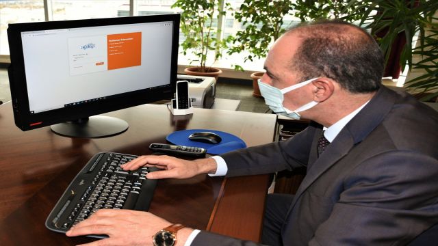 Kaymakam Deniz Pişkin seracılıkla uğraşan çiftçilerle buluştu