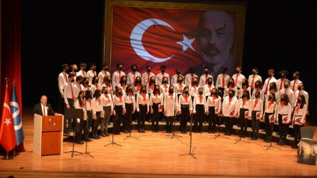 MEB'den liselilere türkü şöleni için "sahne" daveti