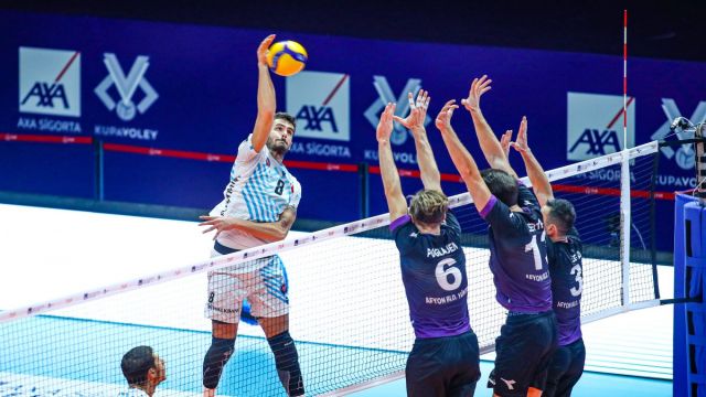 Voleybol: AXA Sigorta Efeler Ligi